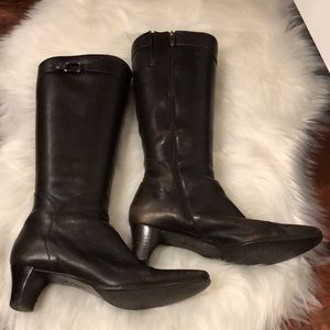 COLE HAAN BOOTS with free boot shapers included
